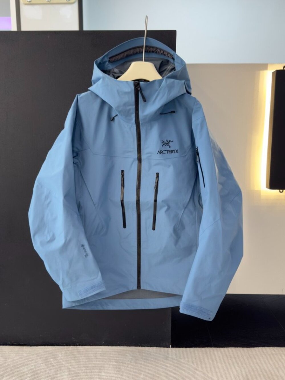 Arcteryx casual sports hooded zip-up hardshell jacket/ski jacket
